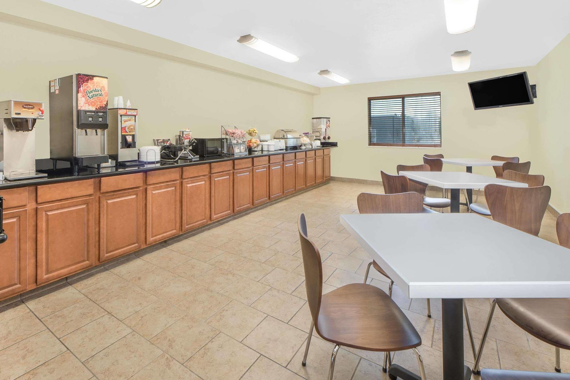 Super 8 By Wyndham Ottumwa Μοτέλ Εξωτερικό φωτογραφία
