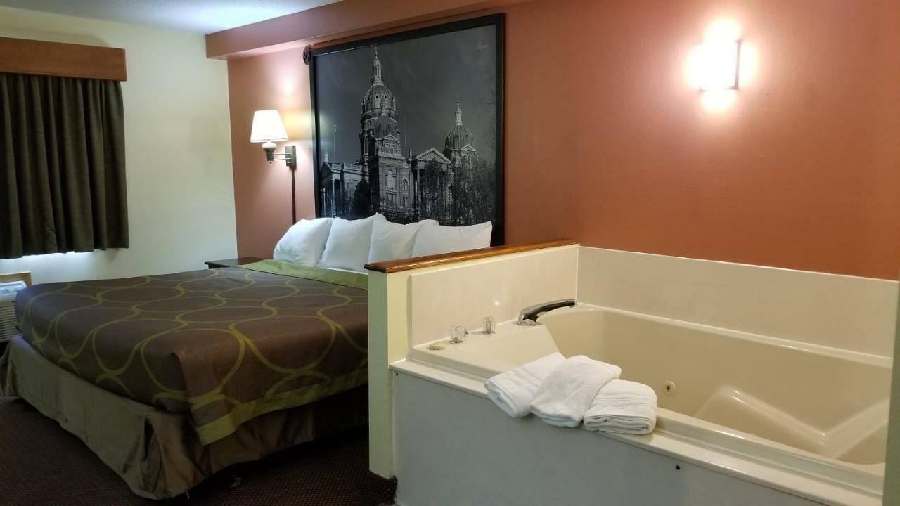 Super 8 By Wyndham Ottumwa Μοτέλ Εξωτερικό φωτογραφία